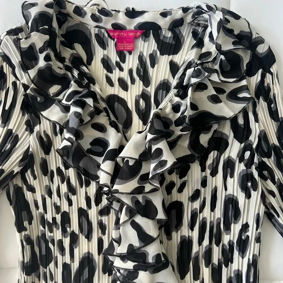 Sunny Leigh Blouse - Picture 3 of 8